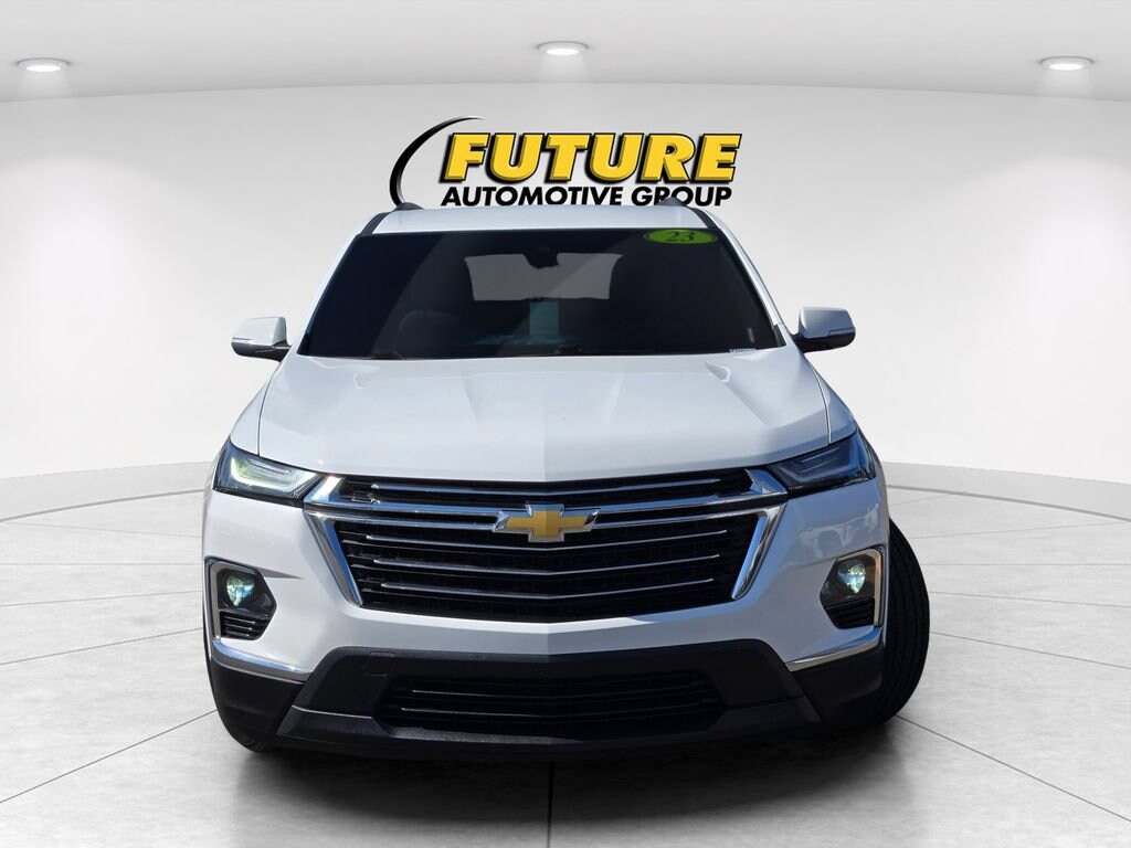 Used 2023 Chevrolet Traverse LT Cloth SUV
