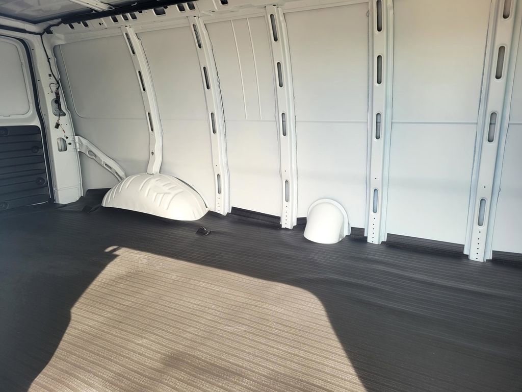 2026 Chevrolet Express Cargo 1WT photo 5