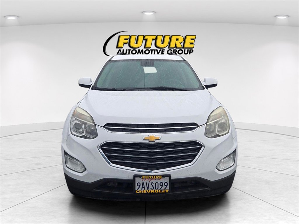2017 Chevrolet Equinox LT photo 2