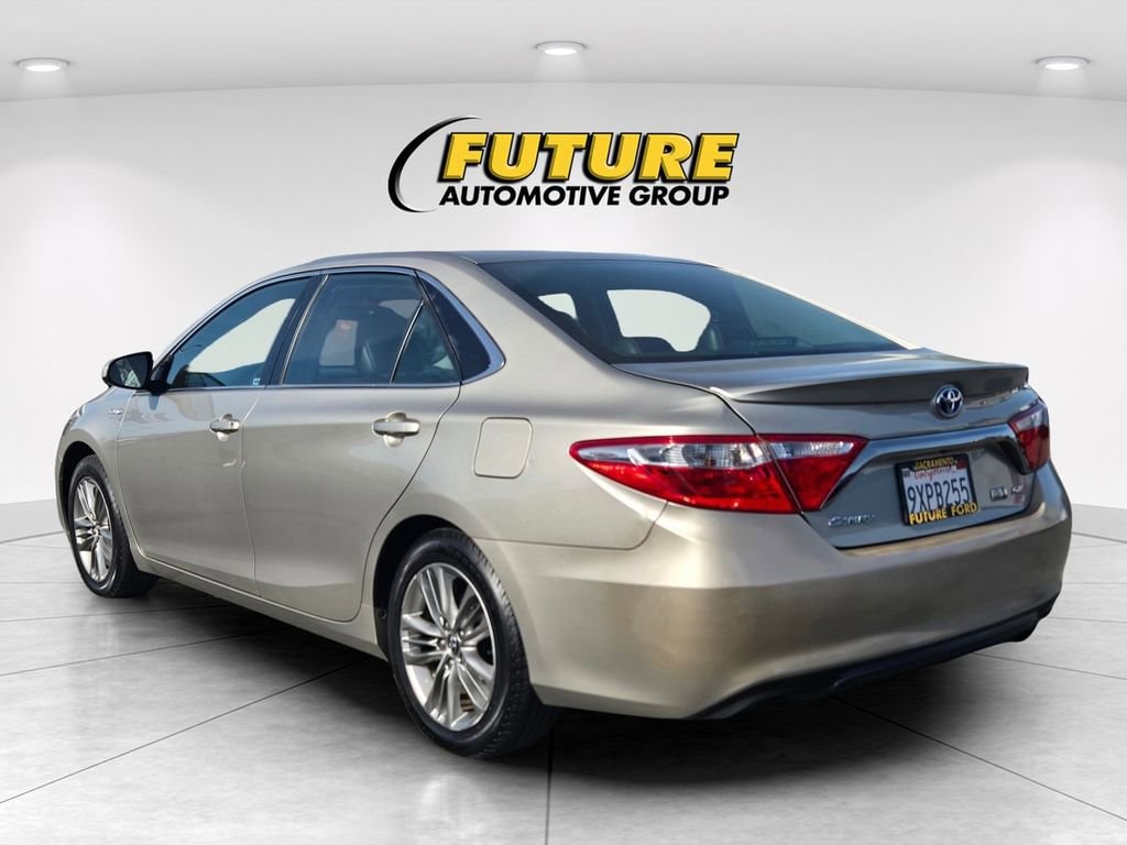 2015 Toyota Camry Hybrid SE photo 5