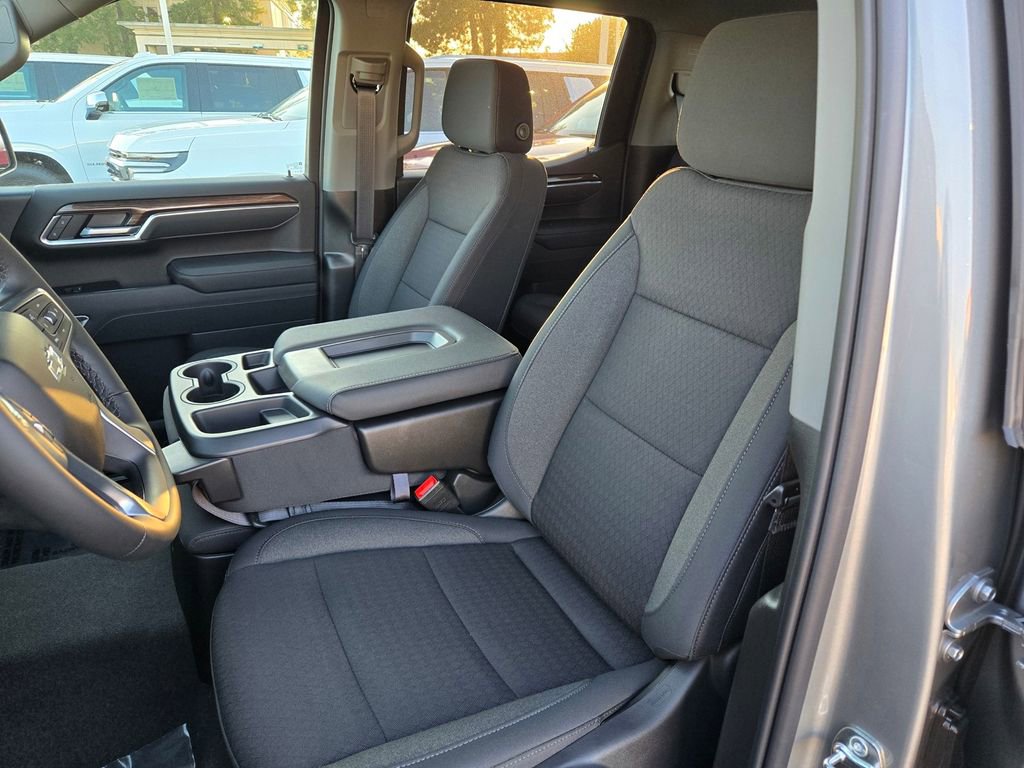 2026 Chevrolet Silverado 1500 RST photo 6