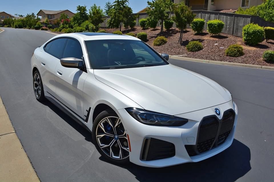 2022 BMW i4 M50's photo