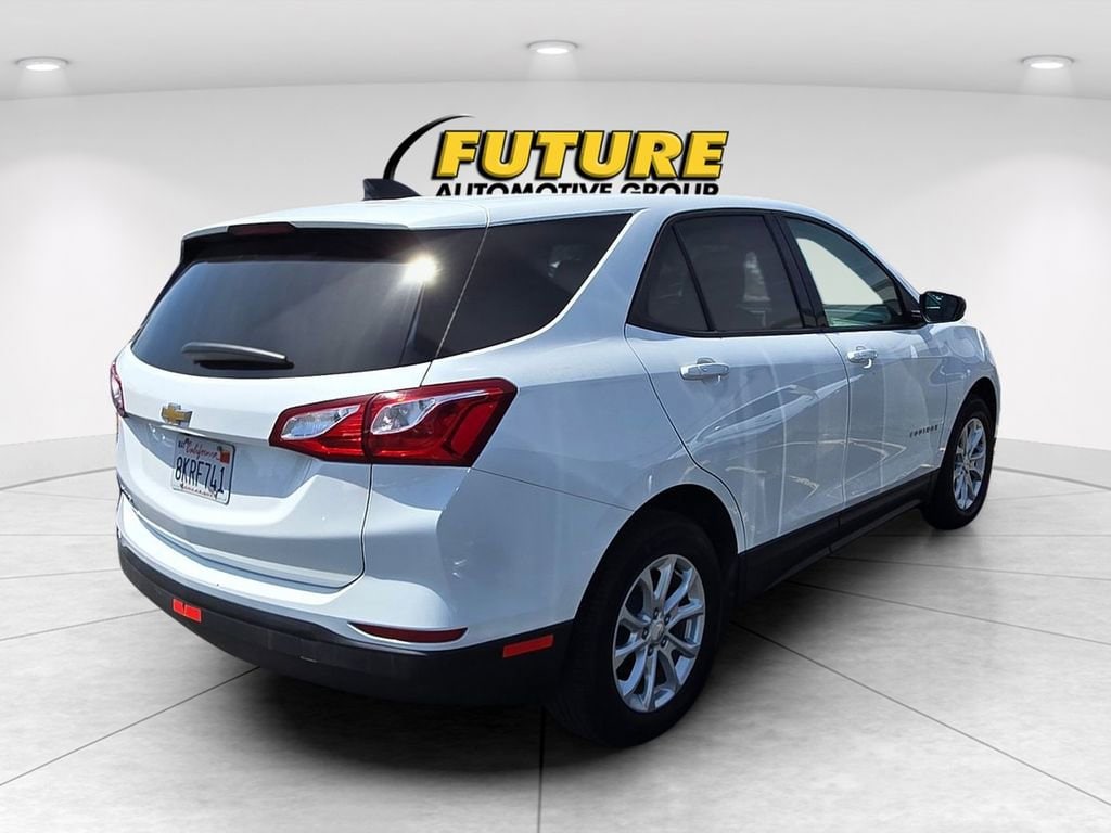 2019 Chevrolet Equinox LS photo 3