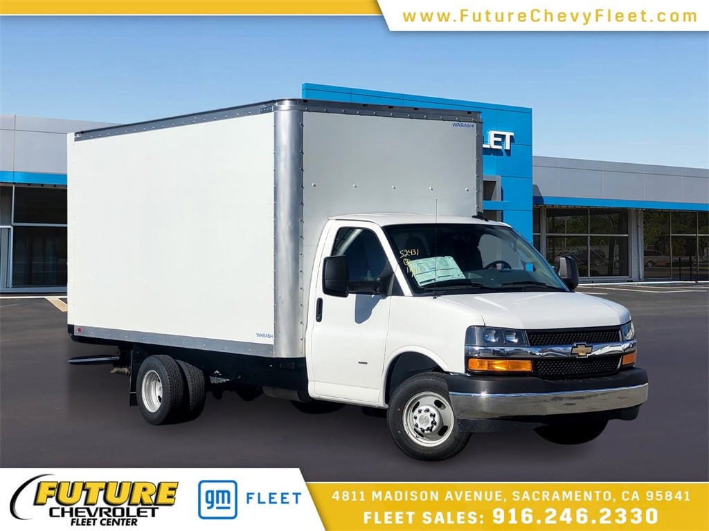 2025 Chevrolet Express Cutaway Base's photo