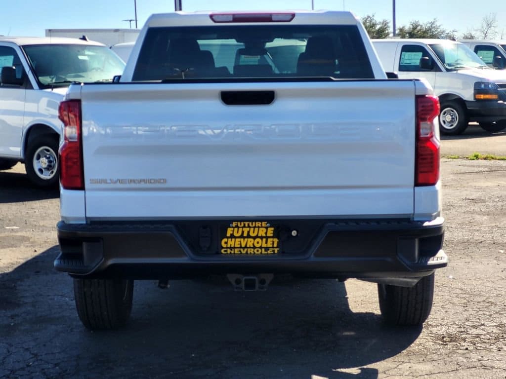 2026 Chevrolet Silverado 1500 WT photo 4