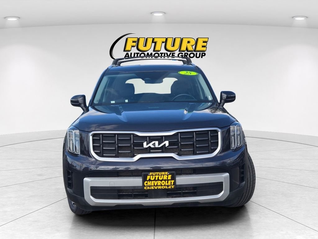 2025 Kia Telluride S photo 2
