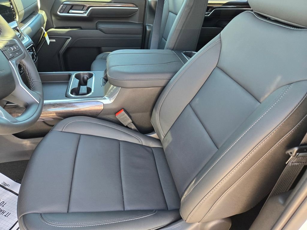 2026 Chevrolet Silverado 3500 HD LTZ DRW photo 5