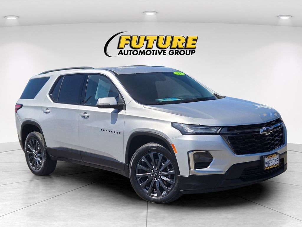 2022 Chevrolet Traverse FWD RS's photo