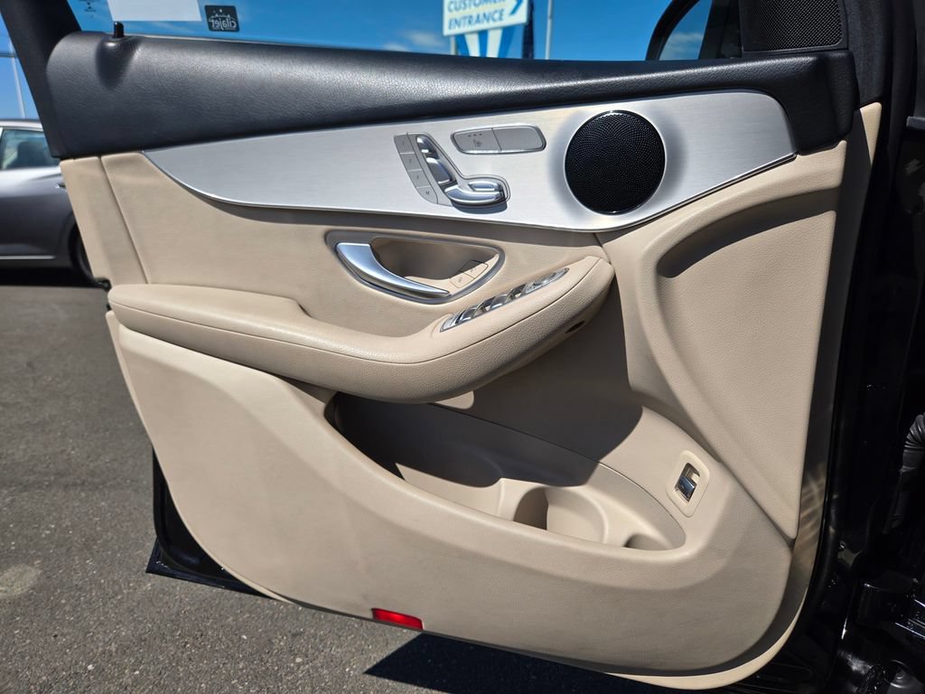 2022 Mercedes-Benz GLC GLC300 - Photo 12