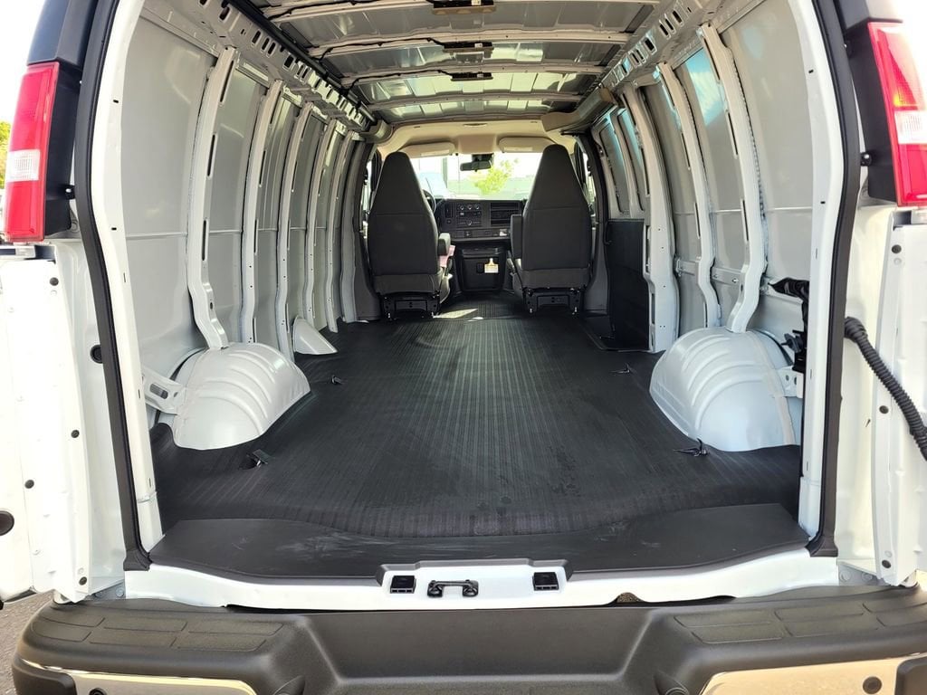 2026 Chevrolet Express Cargo 1WT photo 6