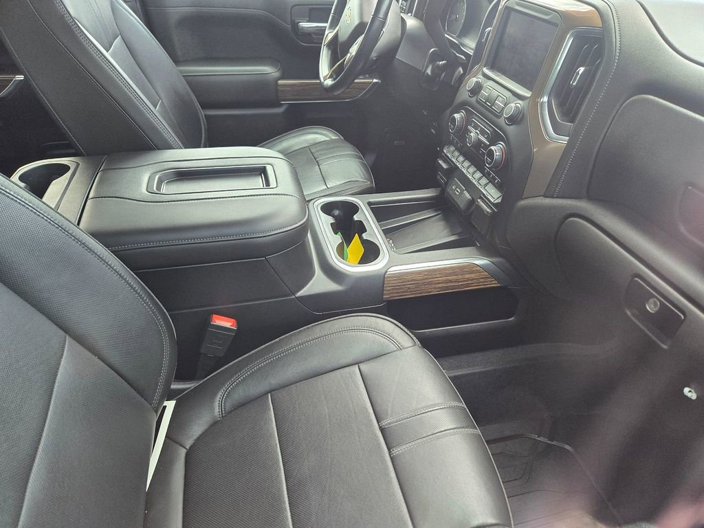 2019 Chevrolet Silverado 1500 High Country photo 4