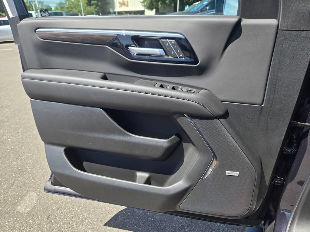2026 Chevrolet Tahoe Z71 - Photo 12