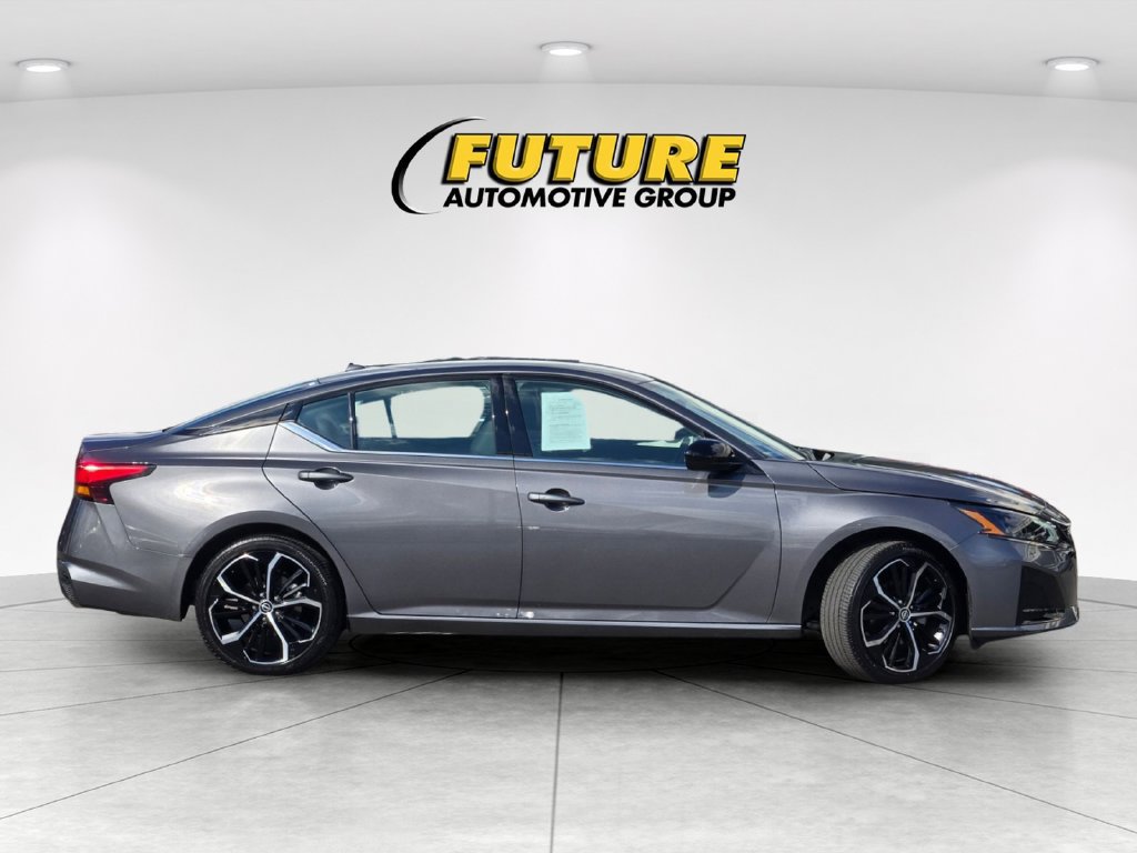 Used 2025 Nissan Altima SR
