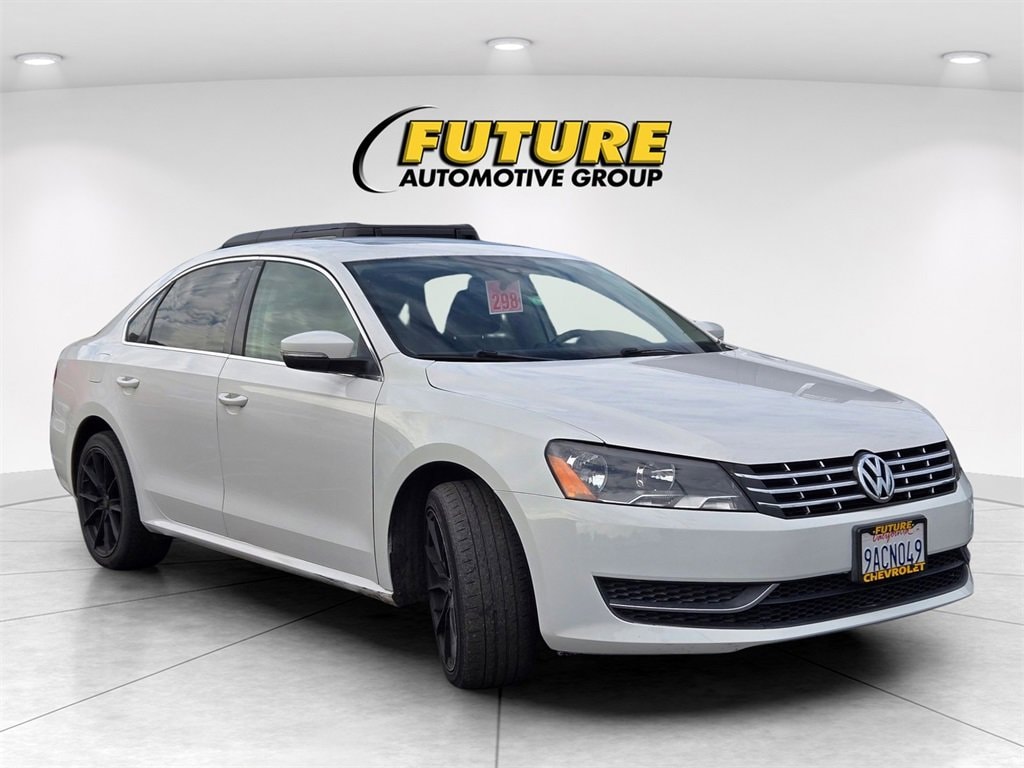 2013 Volkswagen Passat SE's photo