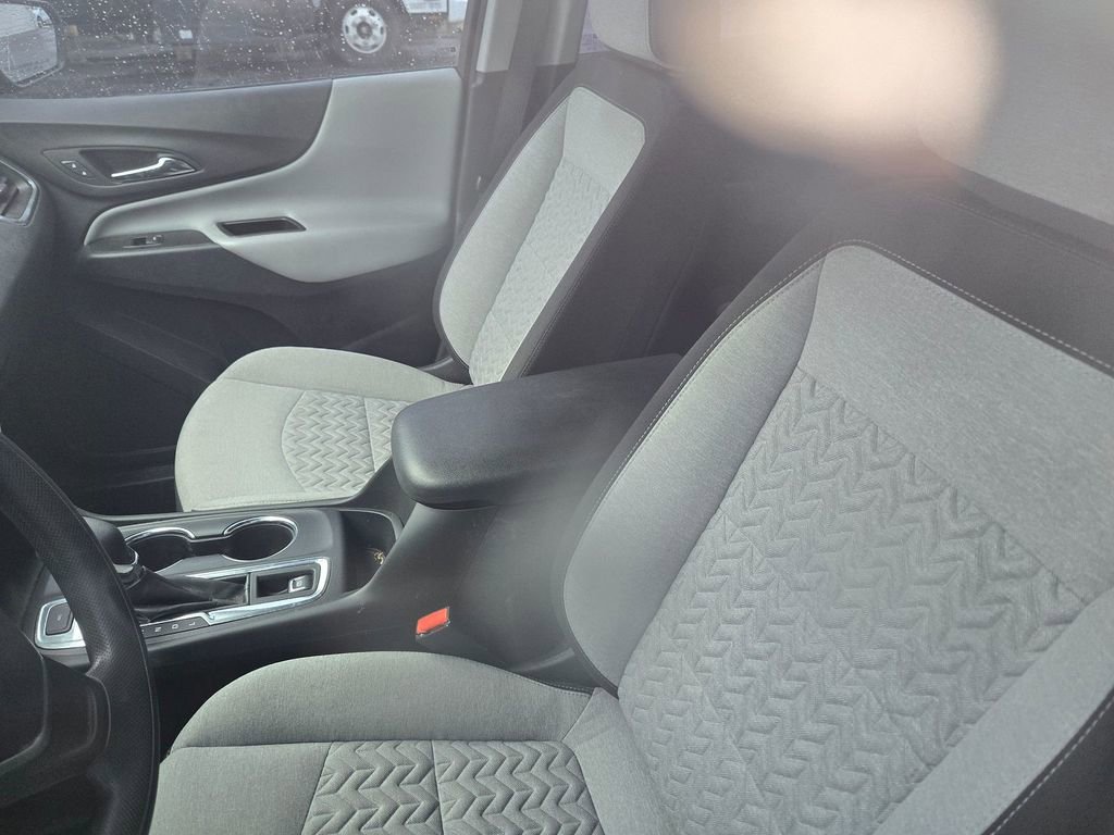 2023 Chevrolet Equinox LS photo 4