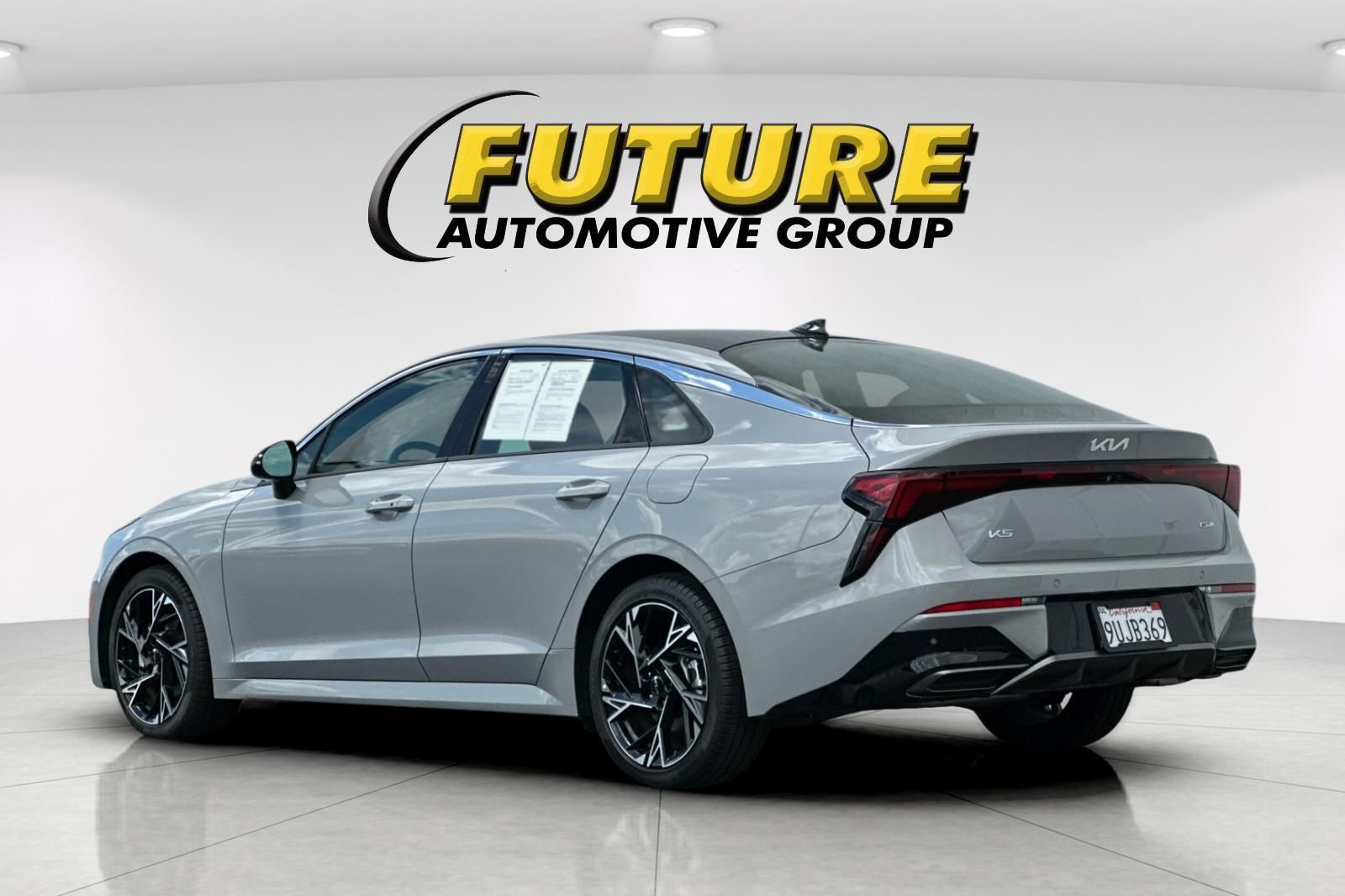 2025 Kia K5 GT-Line photo 4