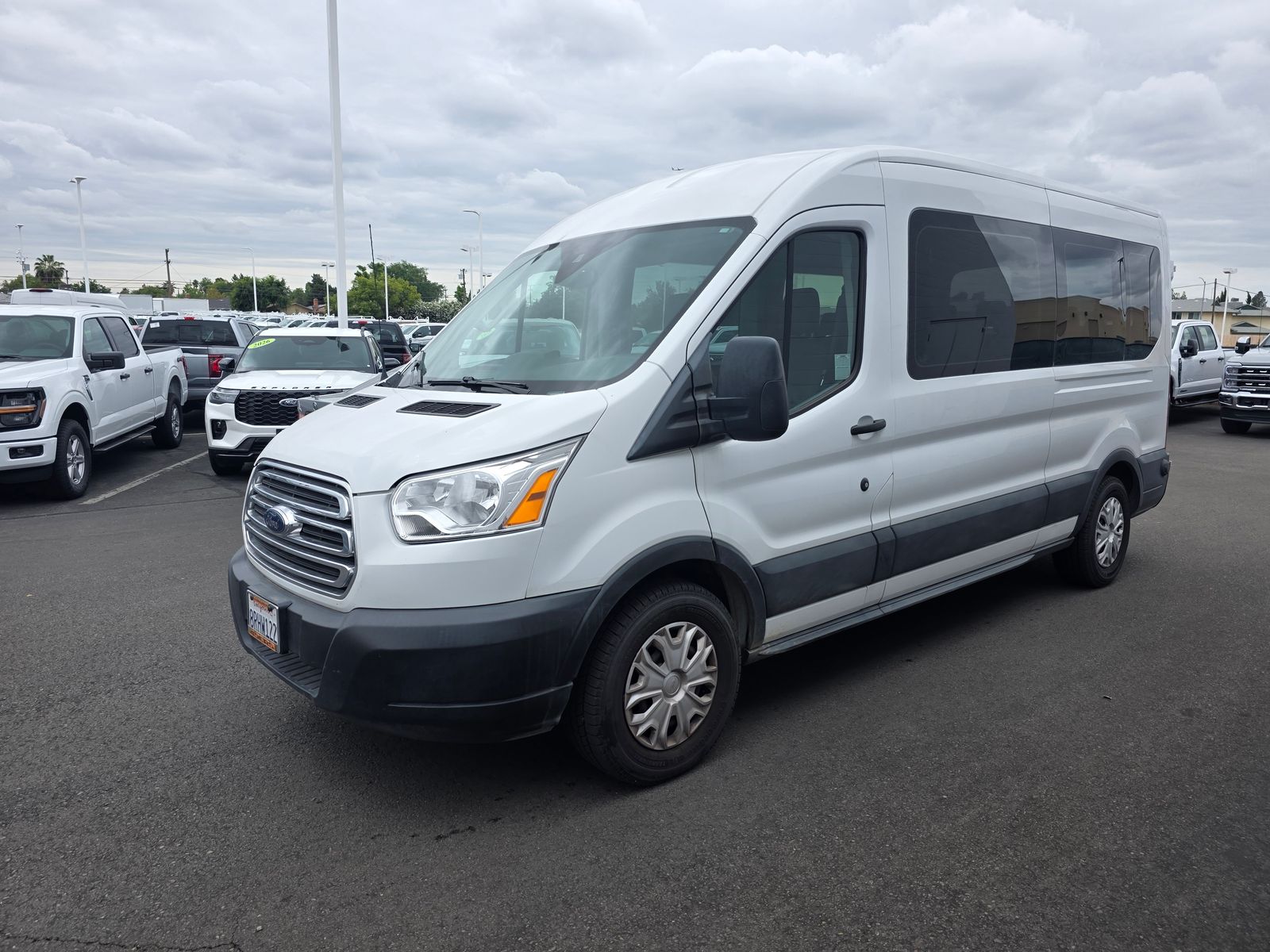 2019 Ford Transit-350 XLT photo 4