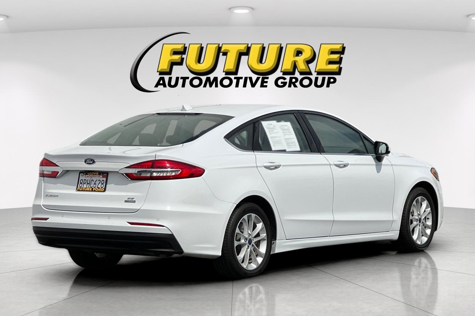 2020 Ford Fusion Hybrid SE photo 3