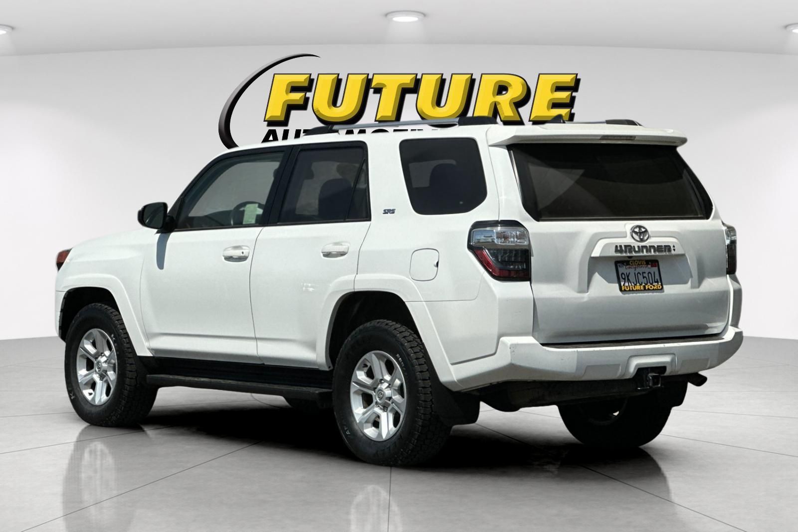 2022 Toyota 4Runner SR5 photo 4