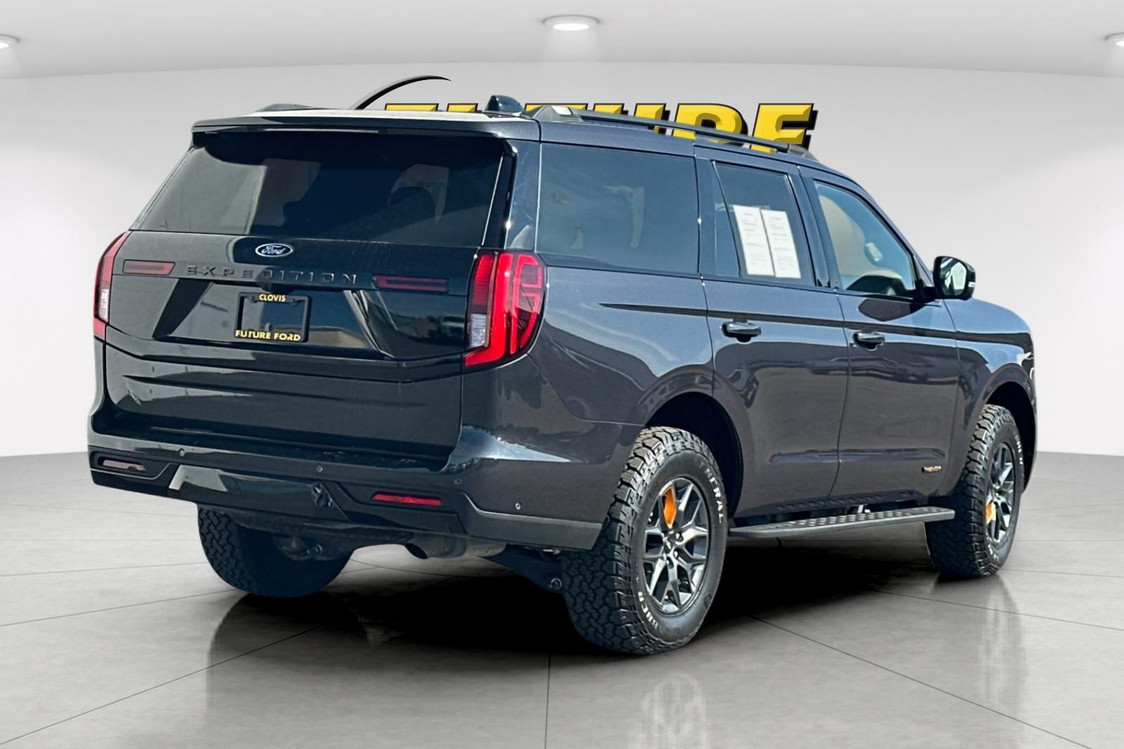 2025 Ford Expedition Tremor photo 2