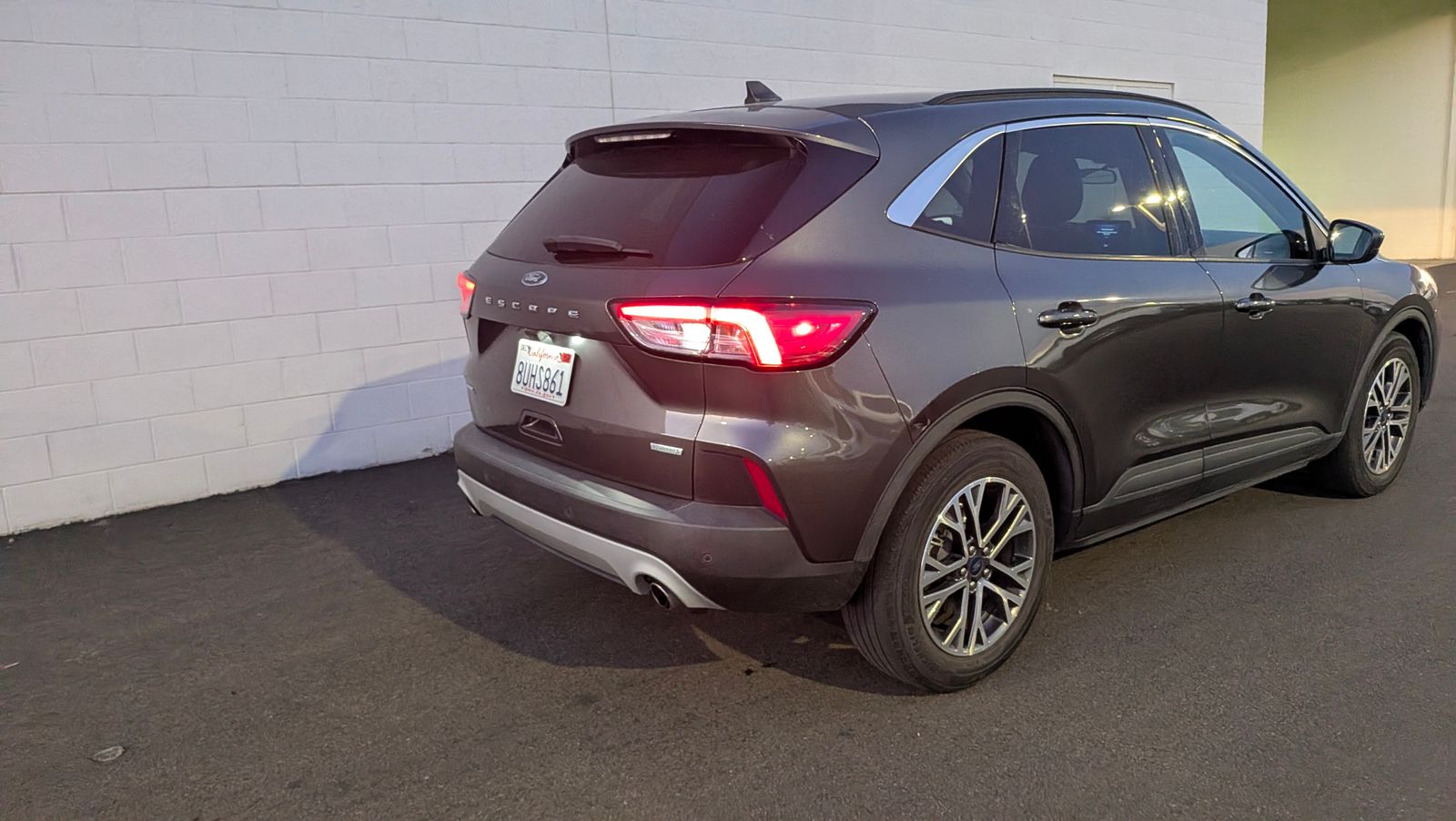 2020 Ford Escape SEL photo 3