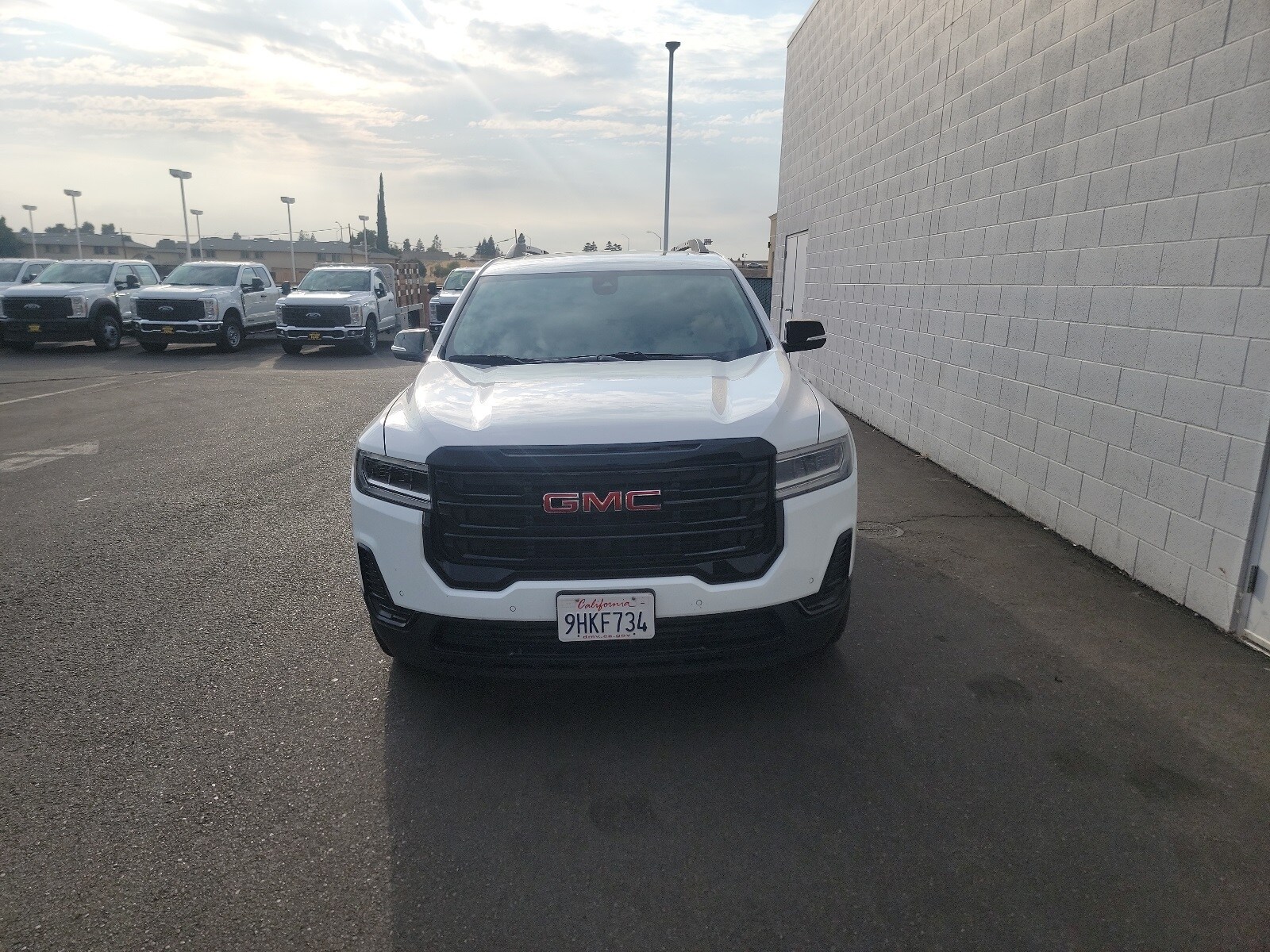 2023 Gmc Acadia SLE photo 3