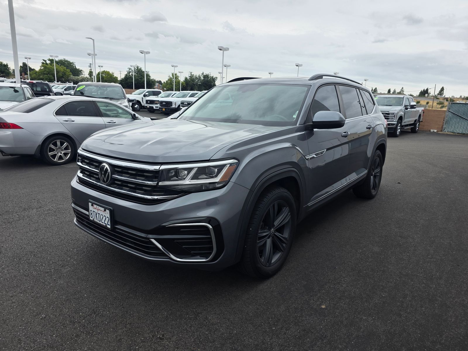 2021 Volkswagen Atlas 3.6L V6 SE w/Technology R-Line photo 4
