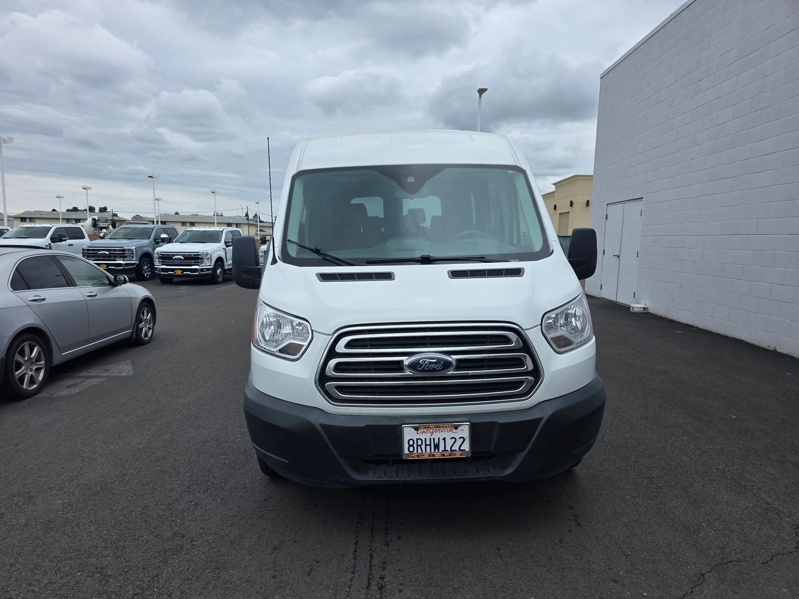 2019 Ford Transit-350 XLT photo 3