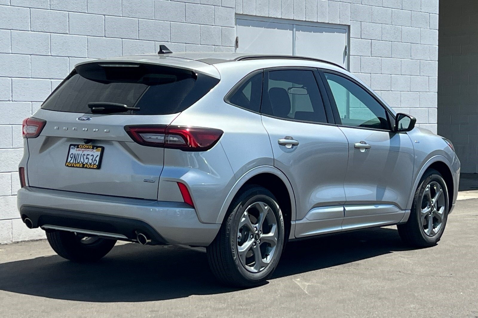 2024 Ford Escape Hybrid ST-Line photo 3