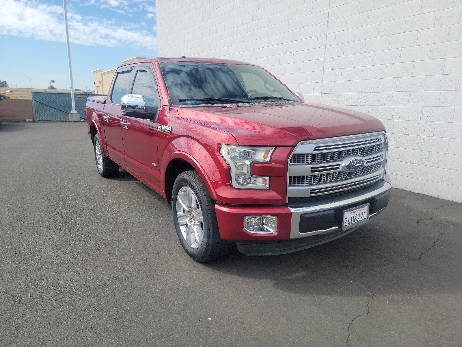 2015 Ford F-150 Platinum photo 3