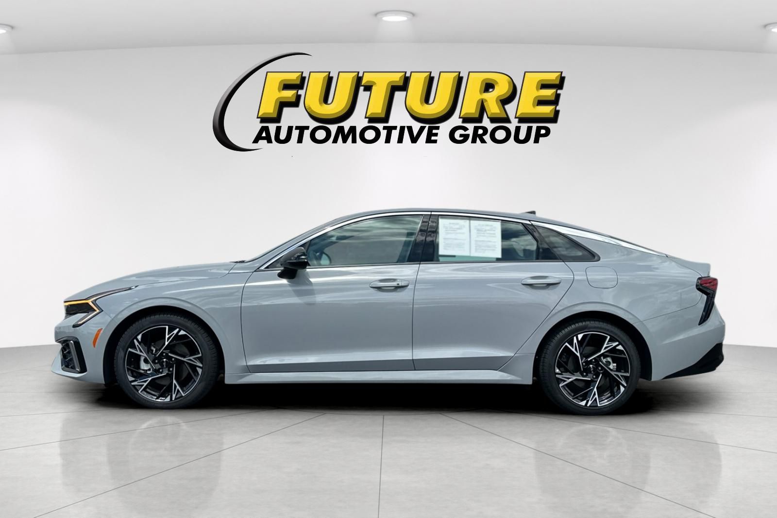 2025 Kia K5 GT-Line photo 5