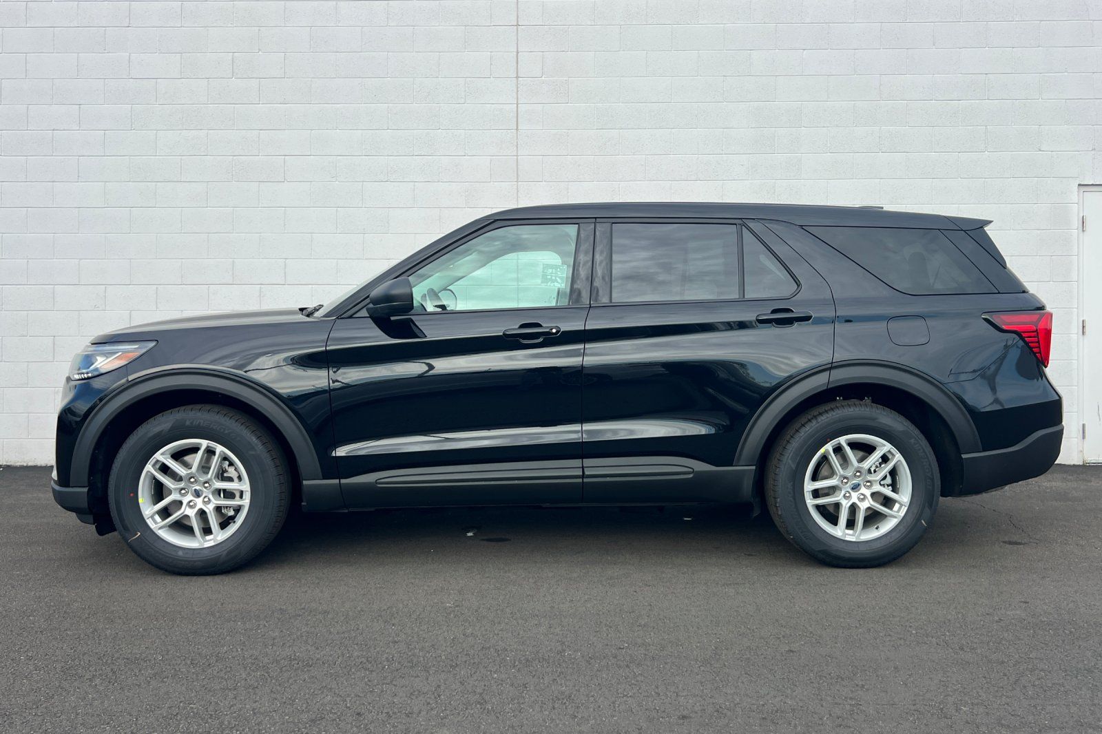 2026 Ford Explorer Active photo 5