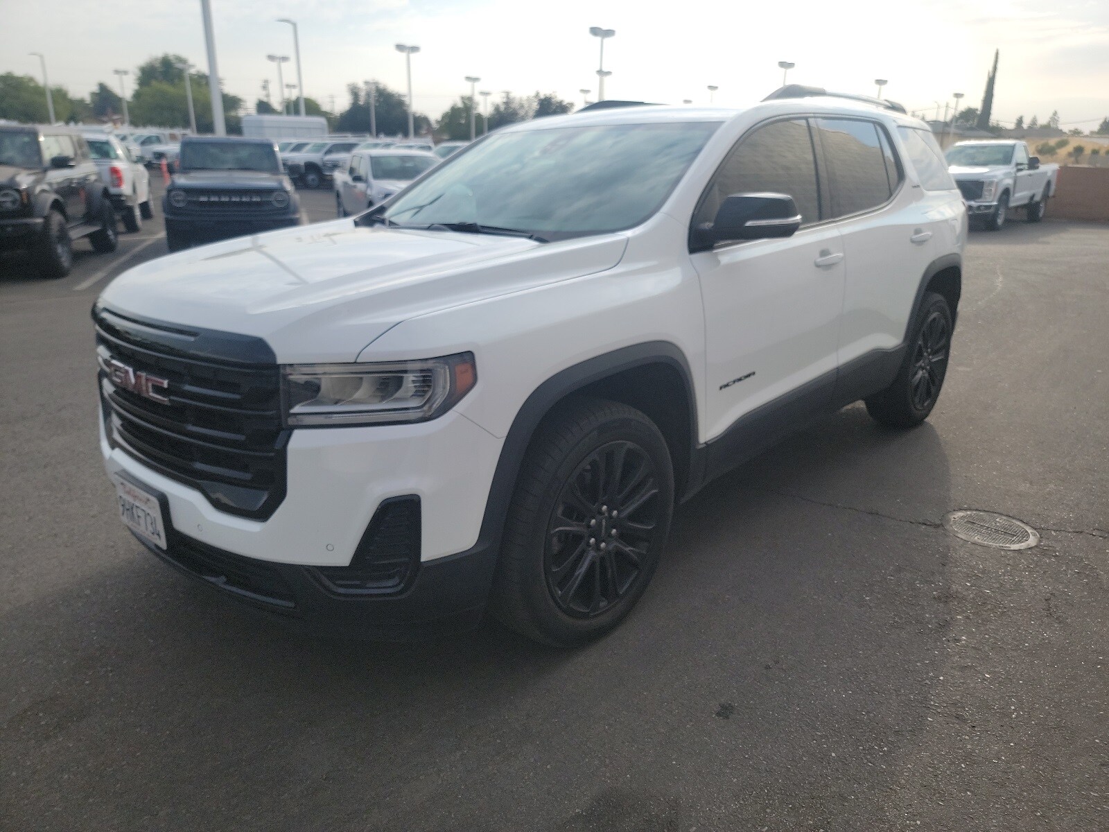2023 Gmc Acadia SLE photo 4