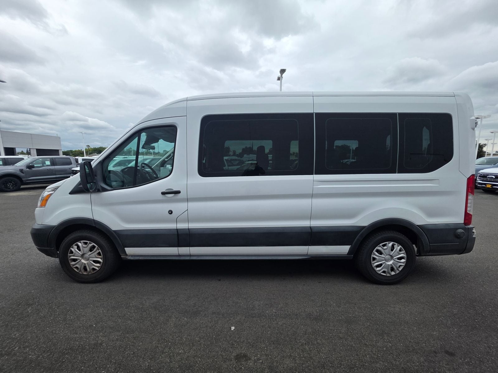 2019 Ford Transit-350 XLT photo 5