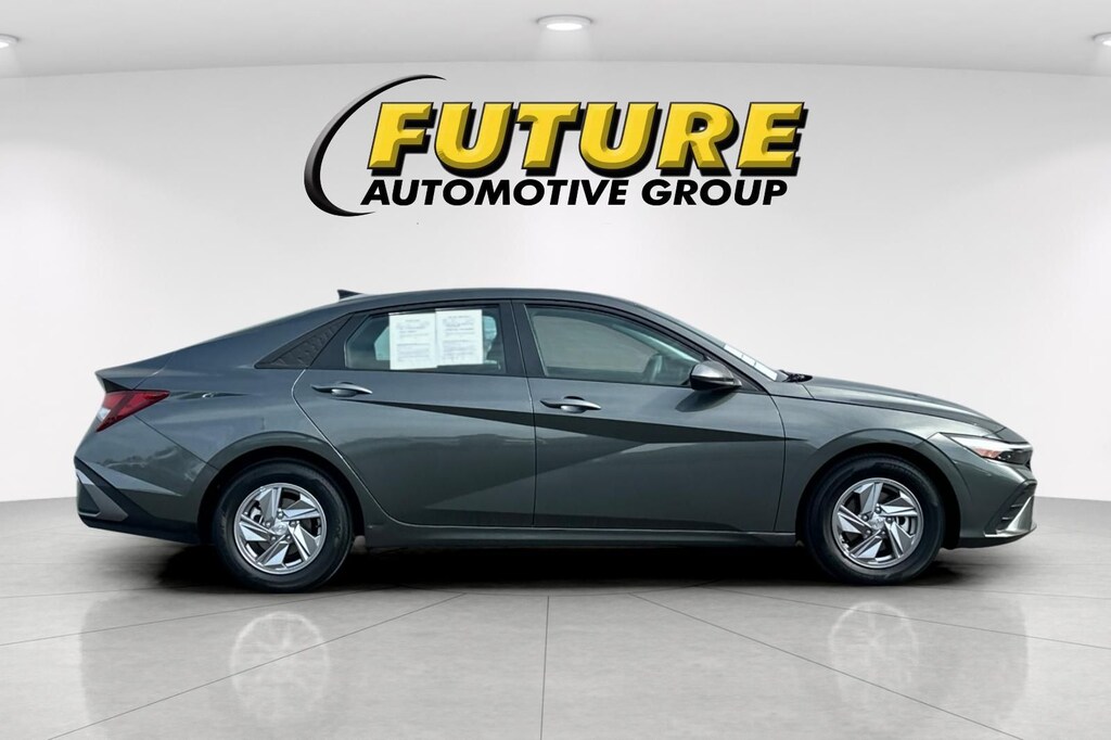 Certified 2025 Hyundai Elantra SE Sedan