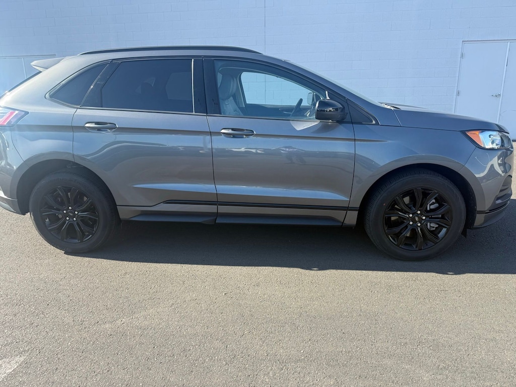 Used 2023 Ford Edge SE SUV