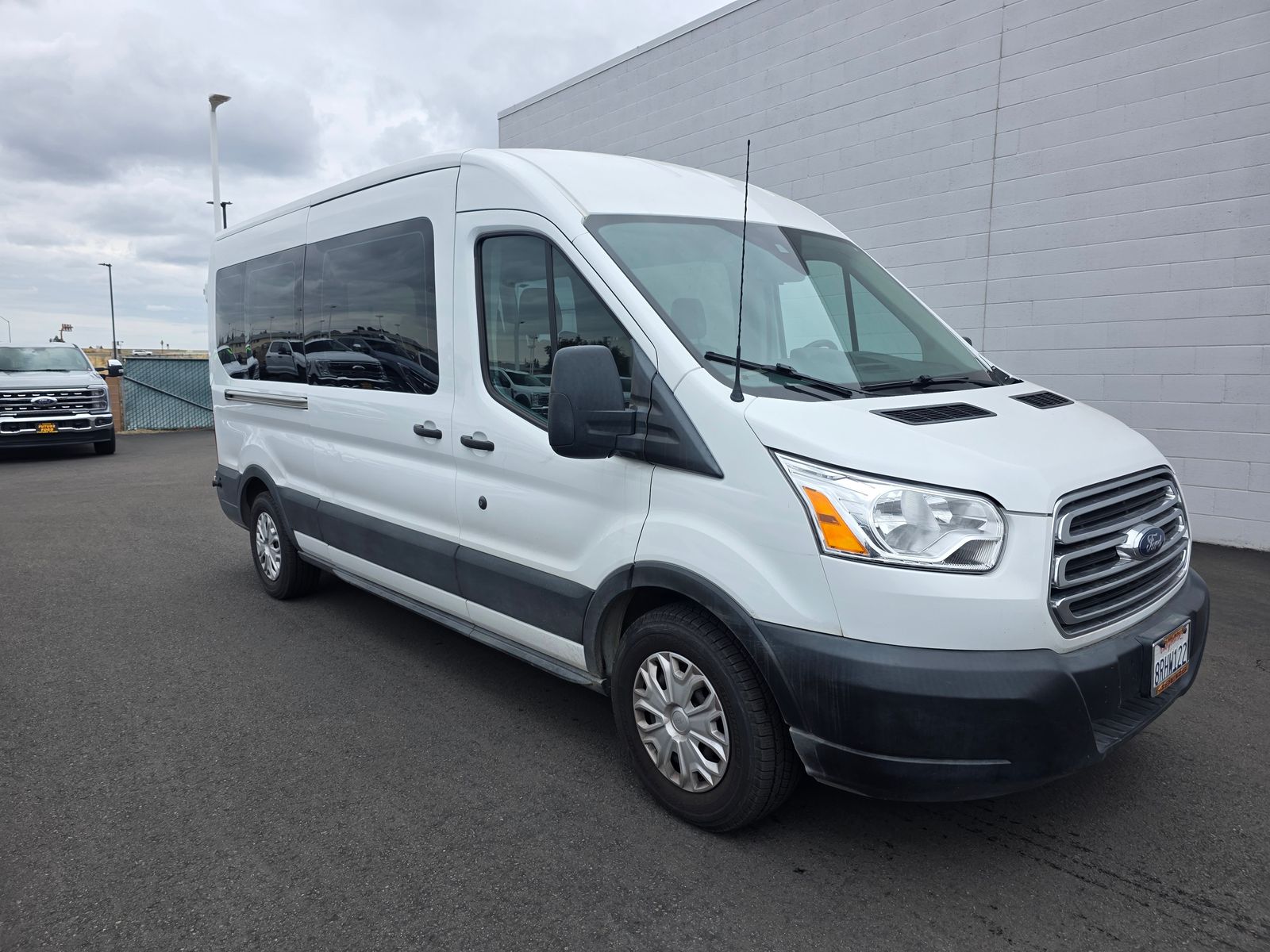 2019 Ford Transit-350 XLT photo 2