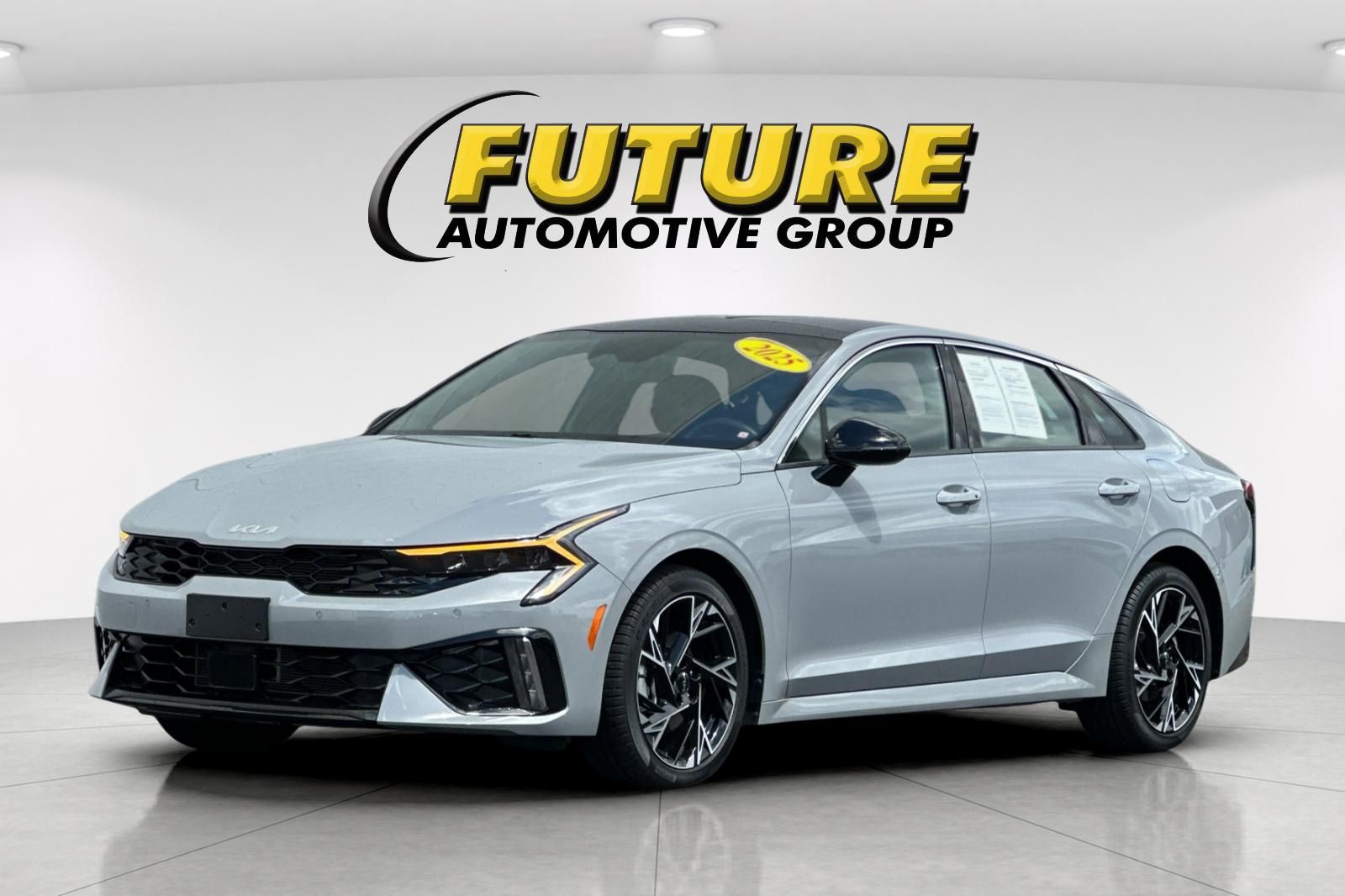 2025 Kia K5 GT-Line photo 6