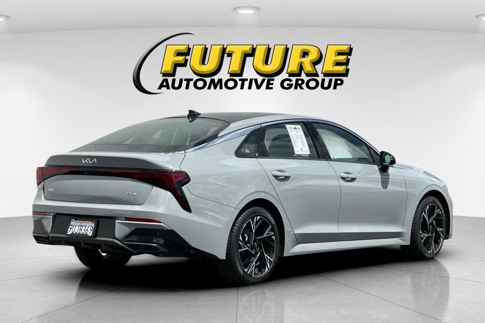 2025 Kia K5 GT-Line photo 2