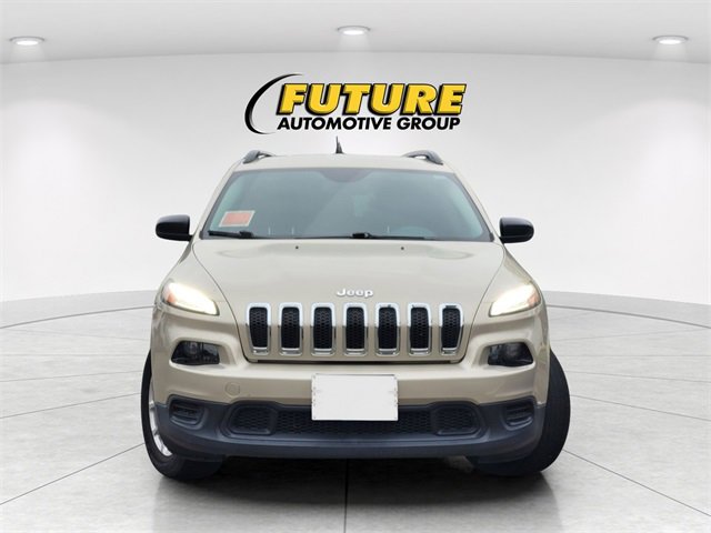 2015 Jeep Cherokee Sport photo 2
