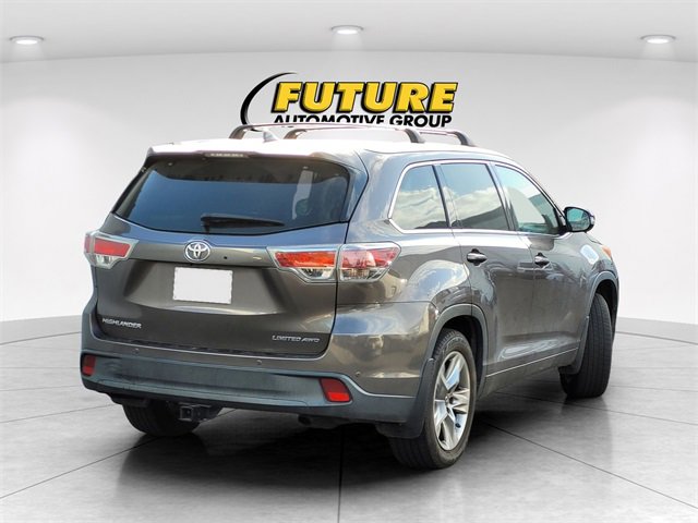 2016 Toyota Highlander Limited photo 2