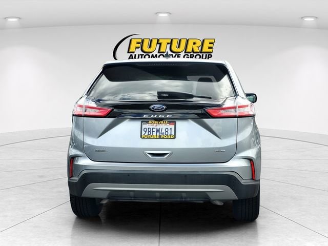 2022 Ford Edge SEL photo 4