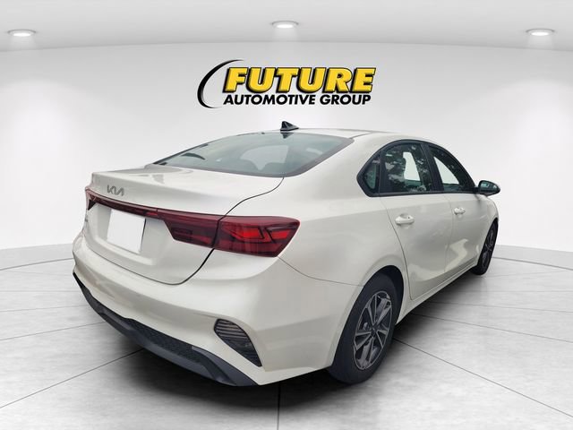 2023 Kia Forte LXS photo 3