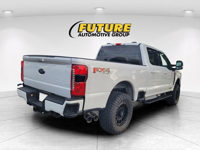2023 Ford Super Duty F-250 SRW XLT photo 3