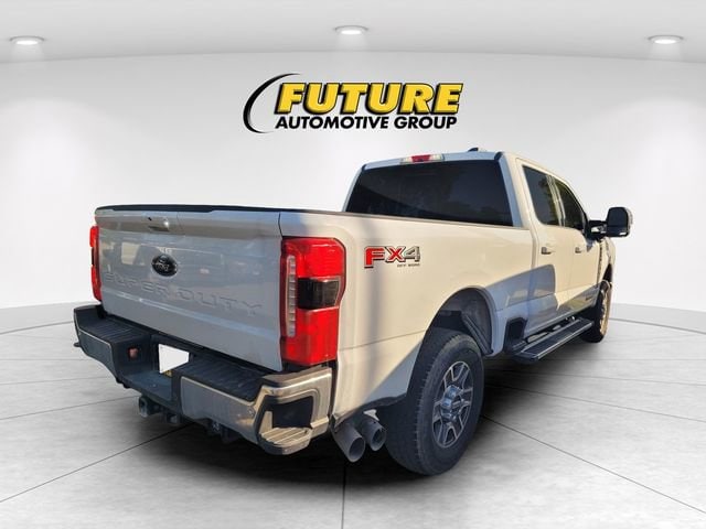 2024 Ford Super Duty F-250 SRW LARIAT photo 3