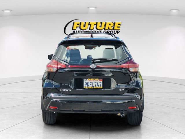 2024 Nissan Kicks SR photo 3