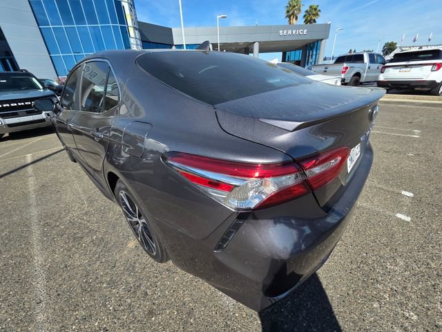 2020 Toyota Camry SE photo 4
