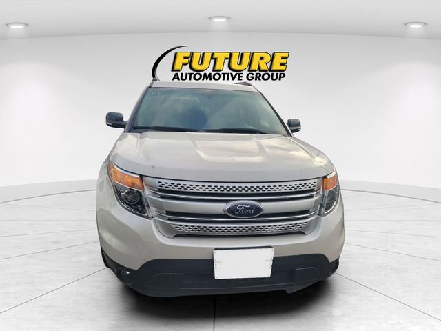 2015 Ford Explorer XLT photo 2