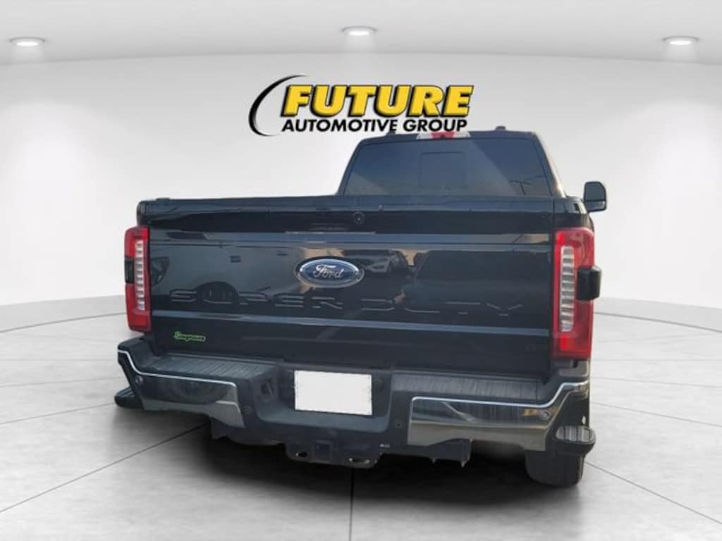 Used 2025 Ford Super Duty F-350 SRW LARIAT Crew Cab Pickup