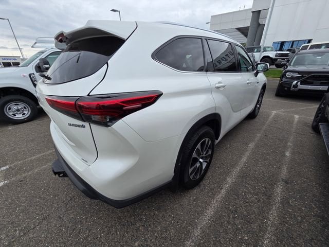 2021 Toyota Highlander Hybrid XLE photo 3